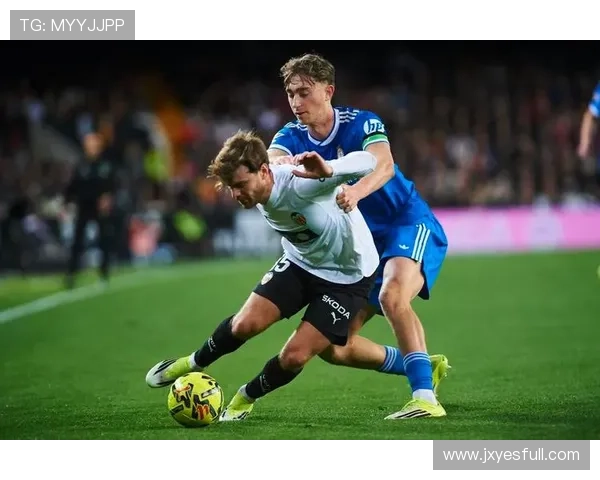 瓦伦西亚2-0击败赫罗纳，获得赛季首胜